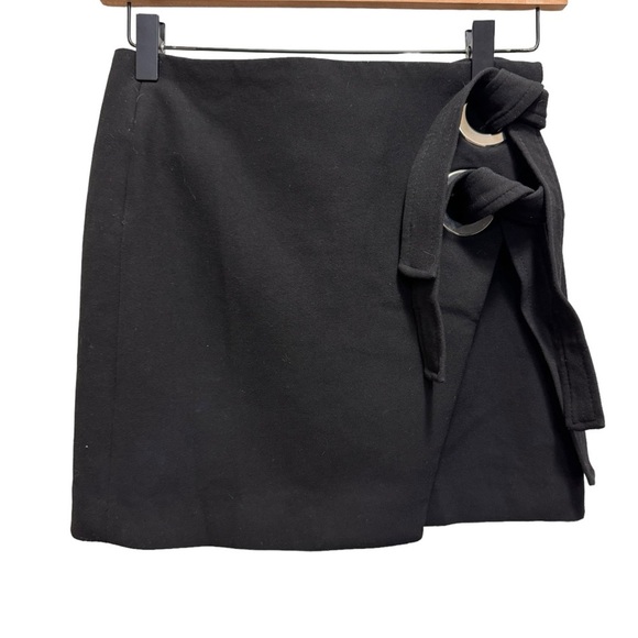 ZARA Woman Black Thick Wrap Mini Skirt Size Small Neutral - Picture 1 of 7
